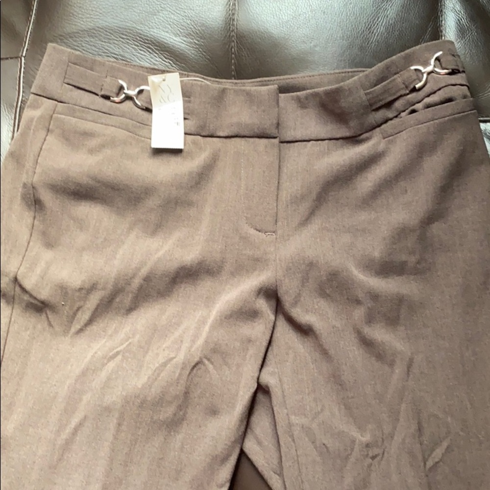 NEW YORK & COMPANY BROWN PANTS.